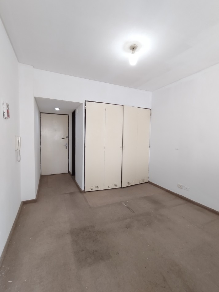 Se vende un departamento monoambiente amplio - Balvanera