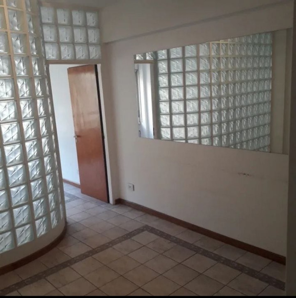 Se vende un departamento de 2 ambientes al frente - Barrio Norte