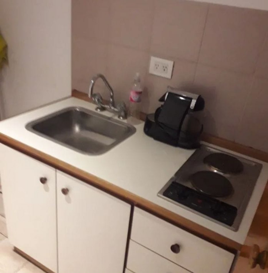 Se vende un departamento de 2 ambientes al frente - Barrio Norte
