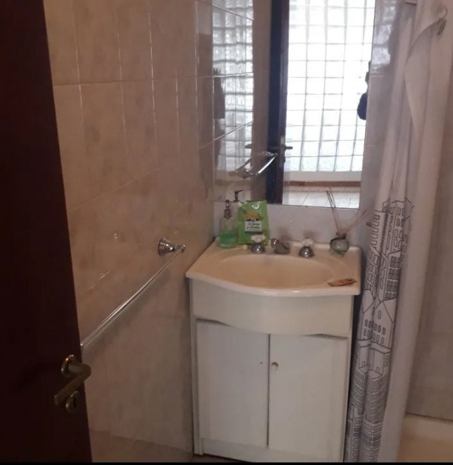 Se vende un departamento de 2 ambientes al frente - Barrio Norte