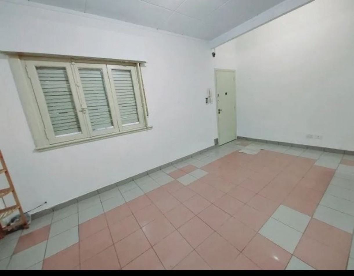 Se vende un departamento en PH de 3 ambientes - San Cristobal