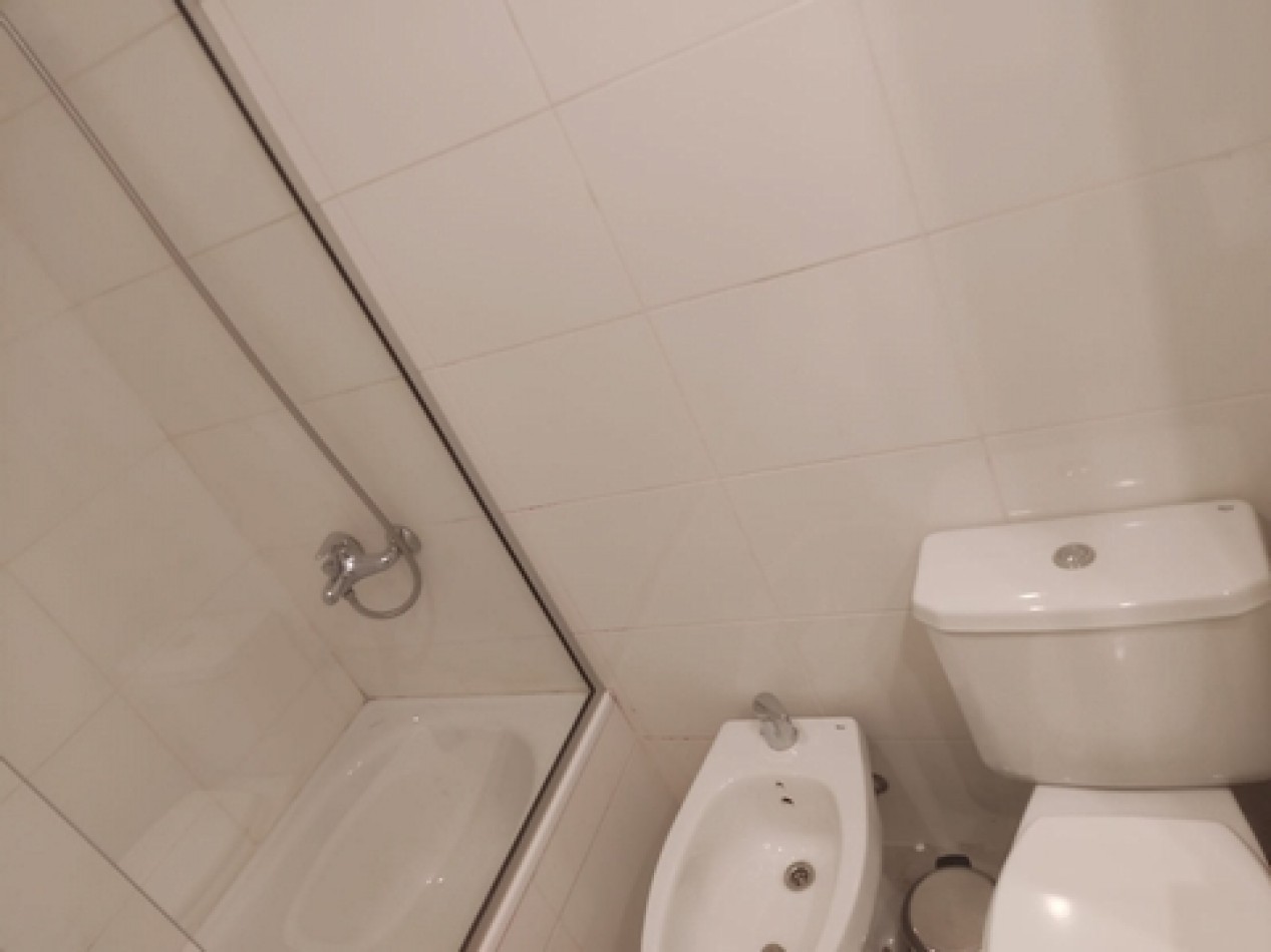 Se alquila un departamento monoambiente amoblado 