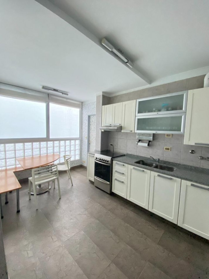 Alquiler temporario, departamento de 4 ambientes en PALERMO