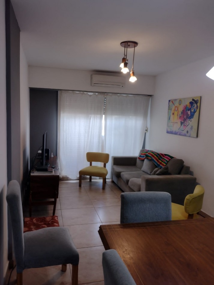 Se vende departamento de 3 ambientes al frente en SAN TELMO