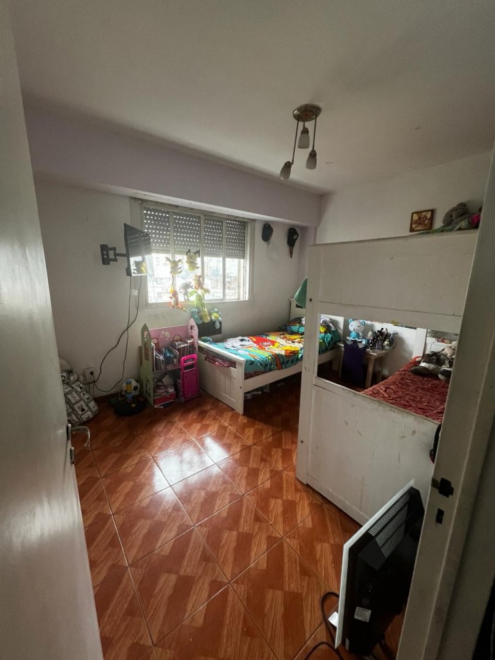 Se vende departamento de 3 ambientes al frente en SAN TELMO