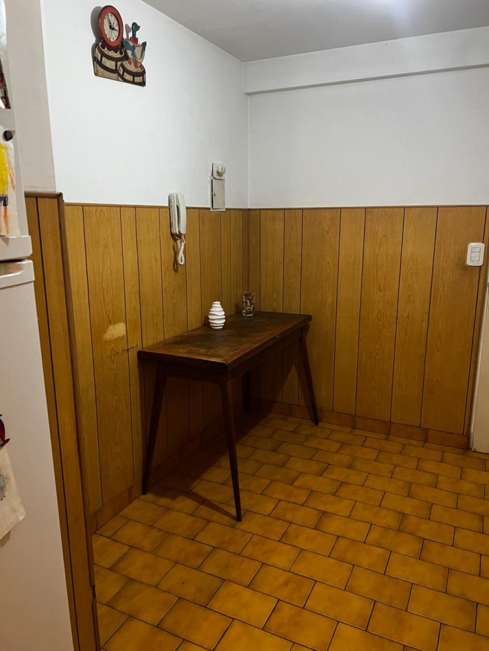 Se vende departamento de 3 ambientes al frente en SAN TELMO