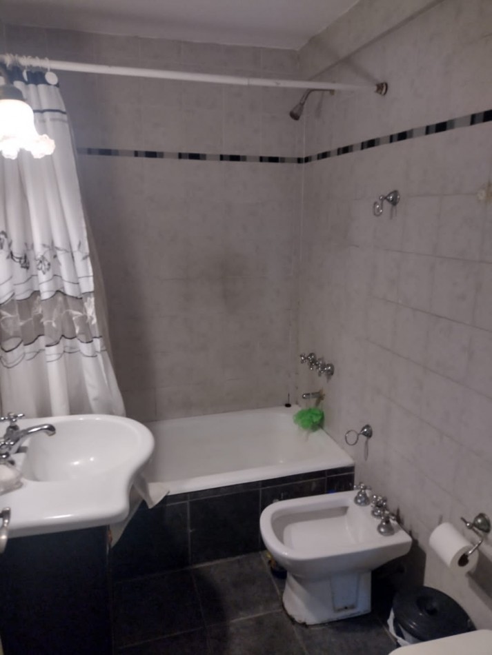 Se vende departamento de 3 ambientes al frente en SAN TELMO