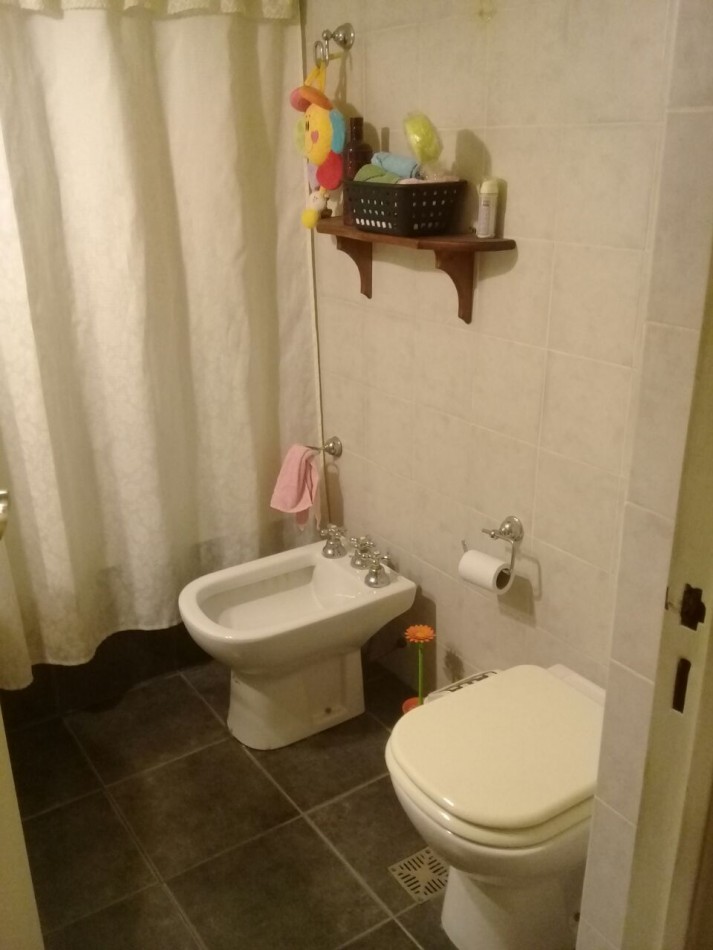 Se vende departamento de 3 ambientes al frente en SAN TELMO