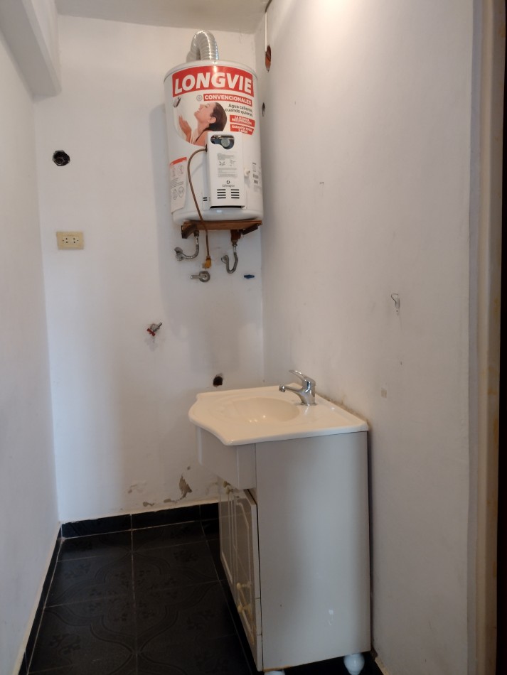 Se alquila un departamento de 3 ambientes luminoso, PARA PERSONAL DE LA FUERZA - Balvanera