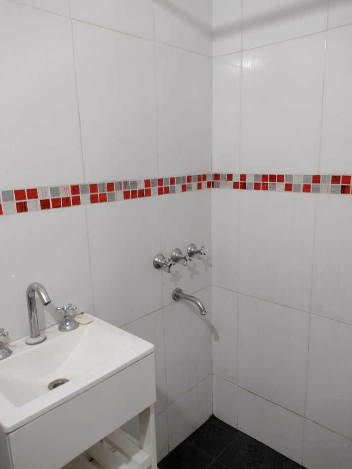 Se alquila un departamento de 3 ambientes luminoso, PARA PERSONAL DE LA FUERZA - Balvanera