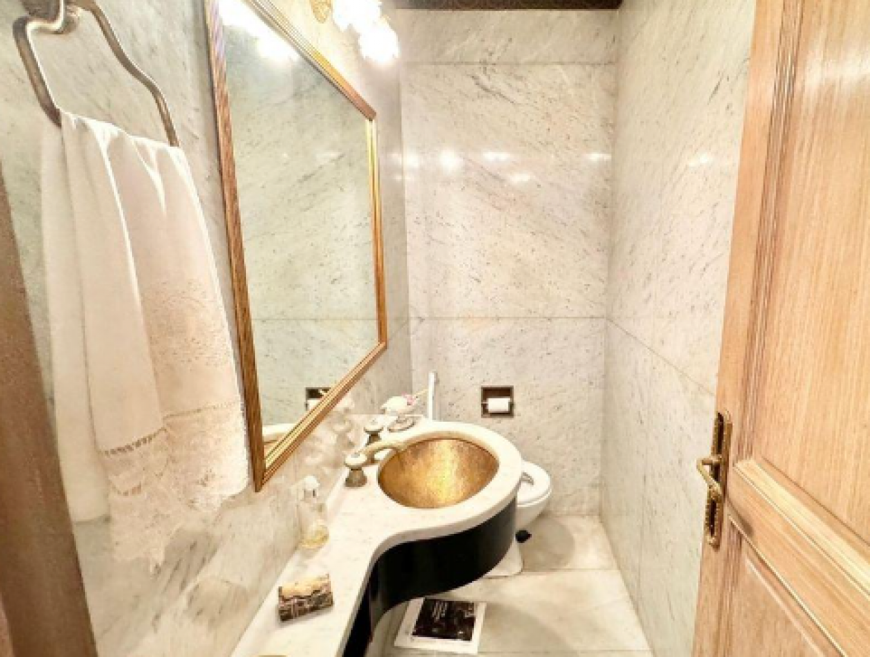 Se vende espectacular departamento de categoria tipo duplex en RECOLETA