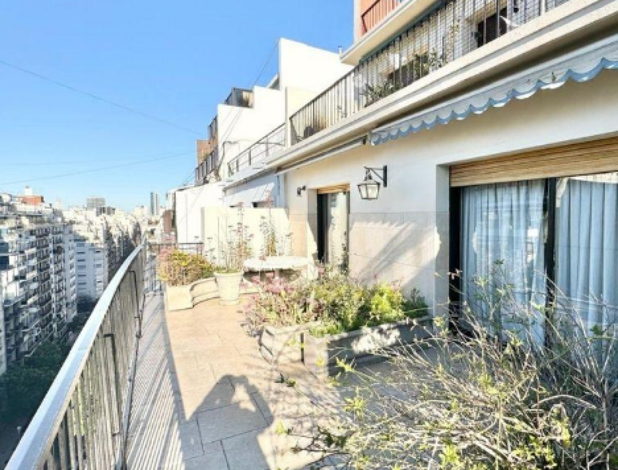 Se vende espectacular departamento de categoria tipo duplex en RECOLETA