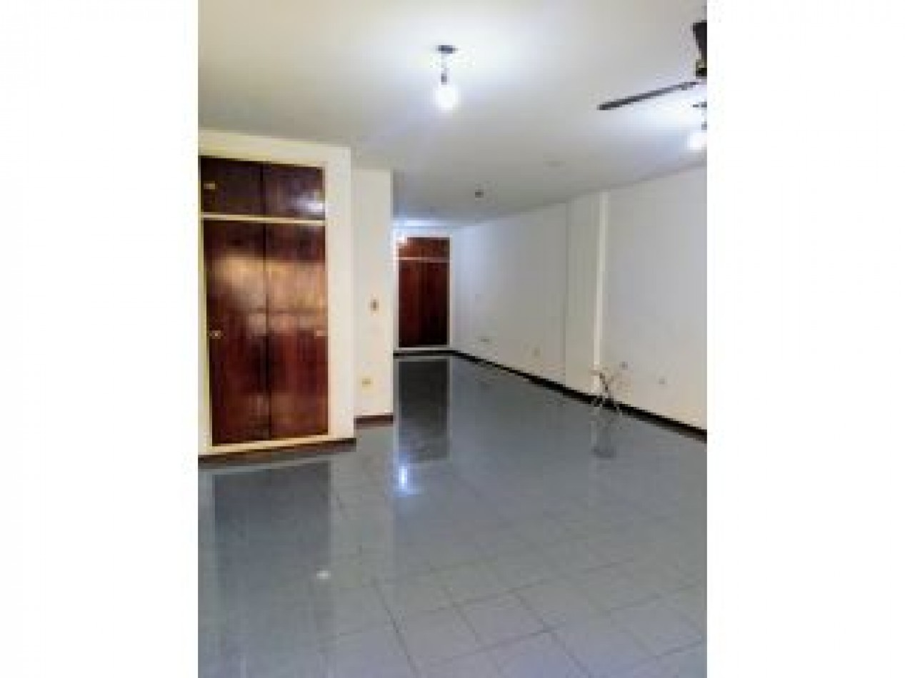Se vende un departamento de 2 ambientes al frente