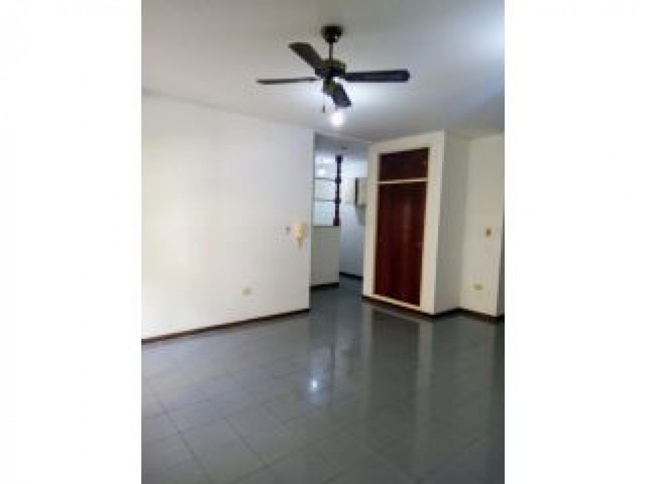 Se vende un departamento de 2 ambientes al frente