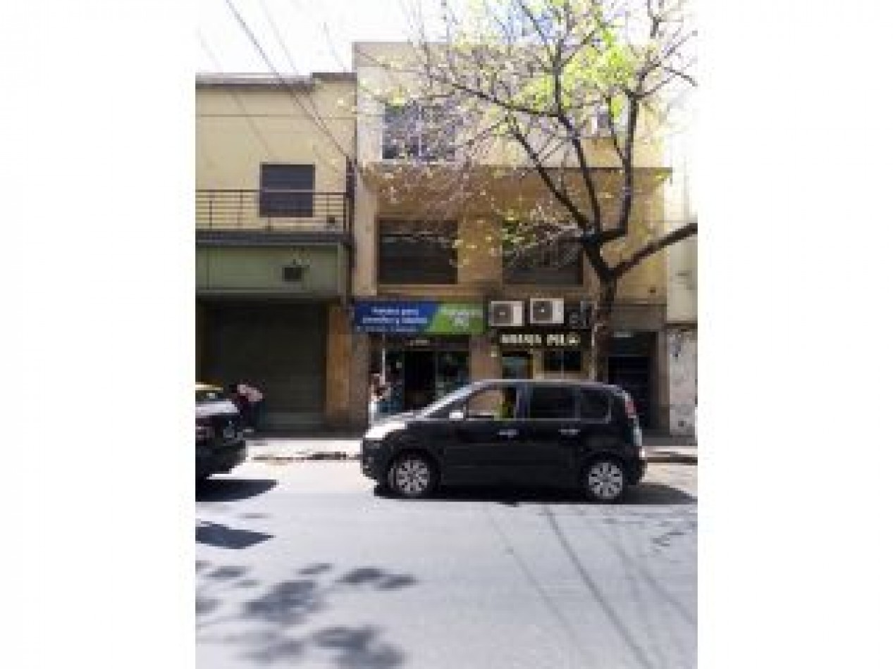 Se vende un departamento de 2 ambientes al frente