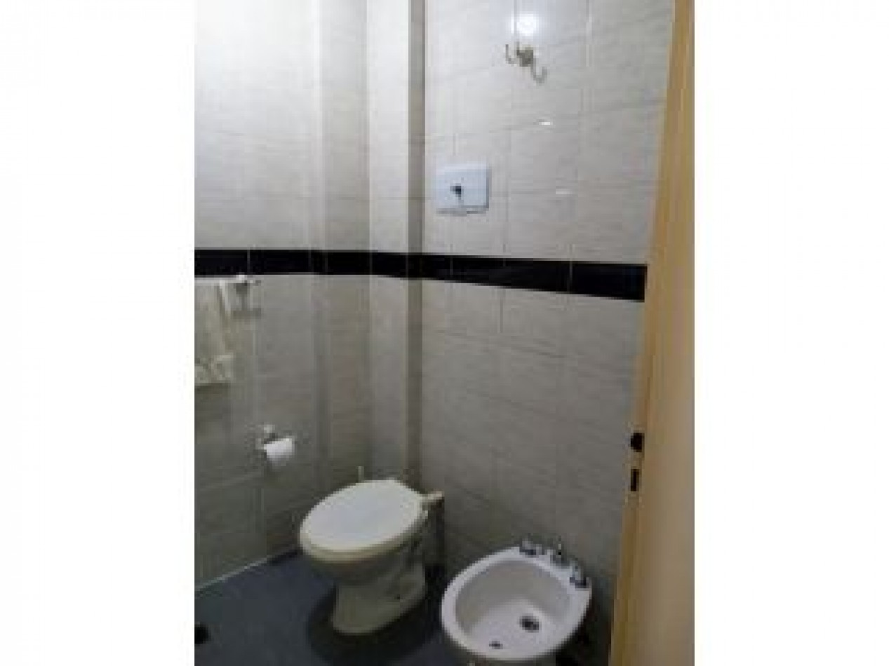 Se vende un departamento de 2 ambientes al frente