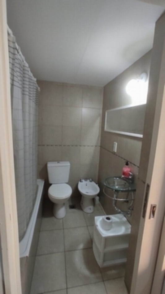 Se alquila un departamento monoambiente amoblado 