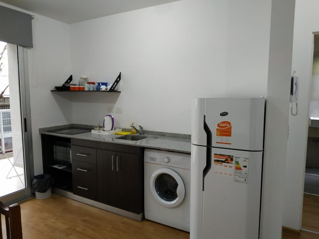 Se alquila un departamento de 2 ambientes amoblado