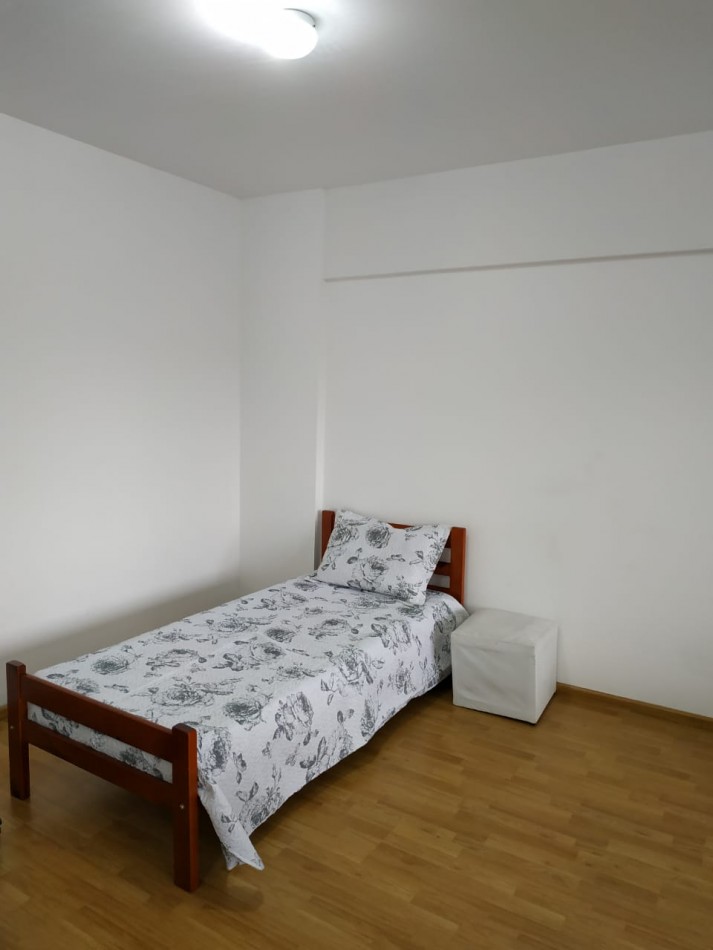 Se alquila un departamento de 2 ambientes amoblado