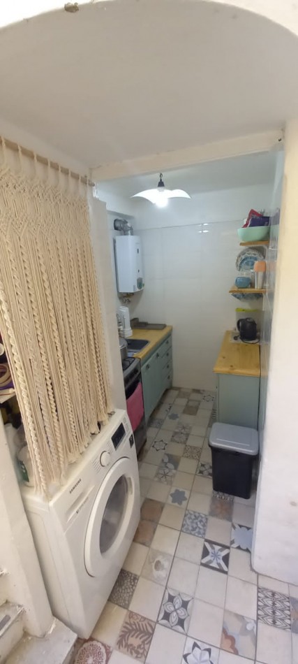 Se vende un departamento de 3 ambientes en PH. 