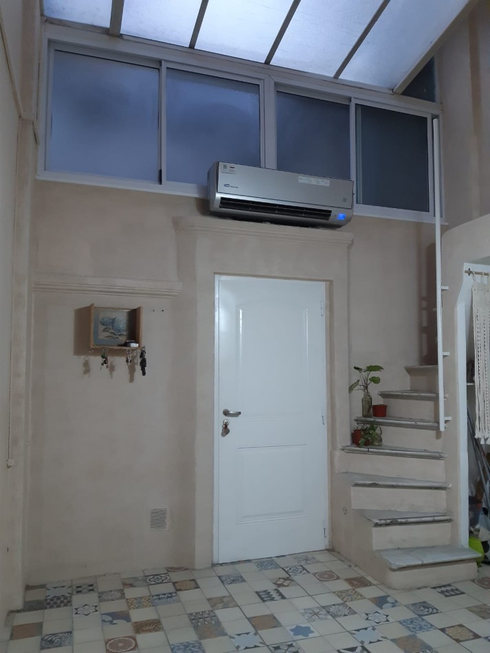 Se vende un departamento de 3 ambientes en PH. 