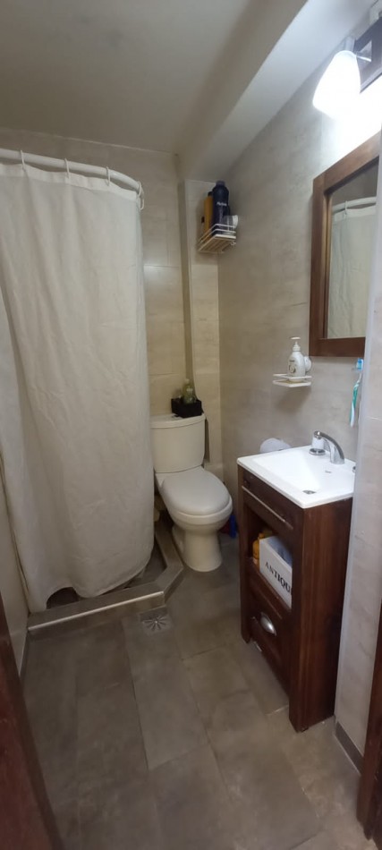 Se vende un departamento de 3 ambientes en PH. 