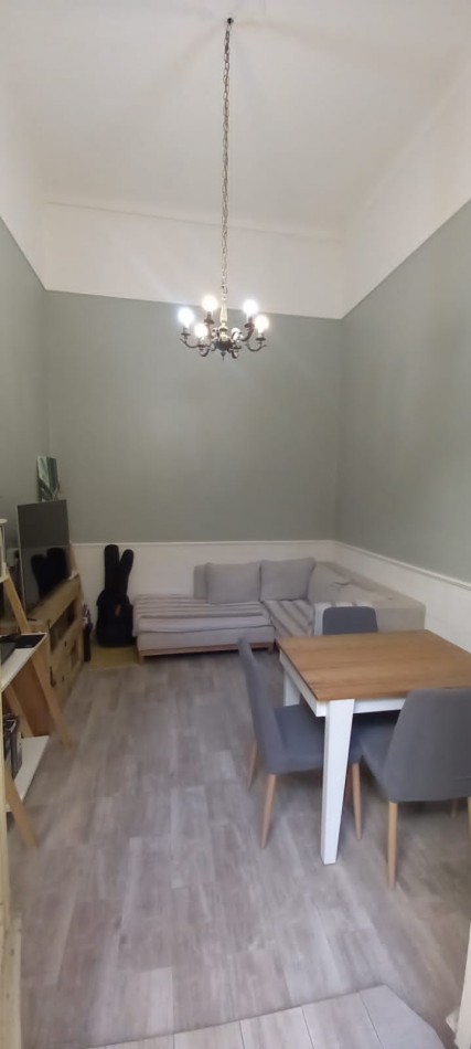 Se vende un departamento de 3 ambientes en PH. 