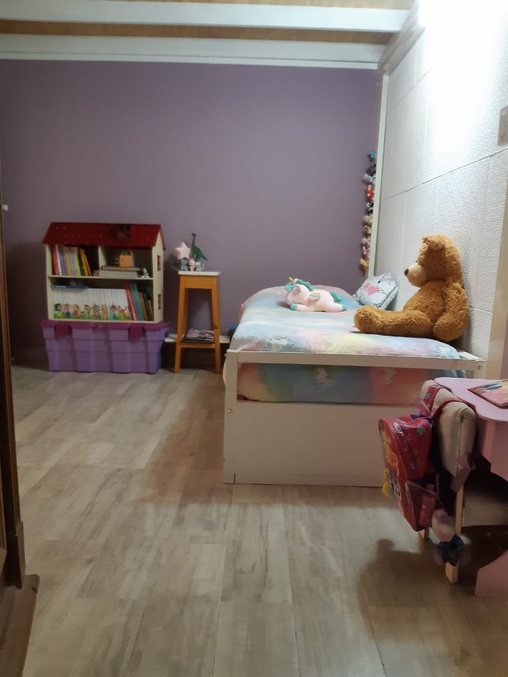 Se vende un departamento de 3 ambientes en PH. 