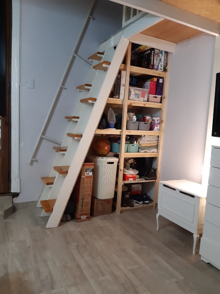 Se vende un departamento de 3 ambientes en PH. 