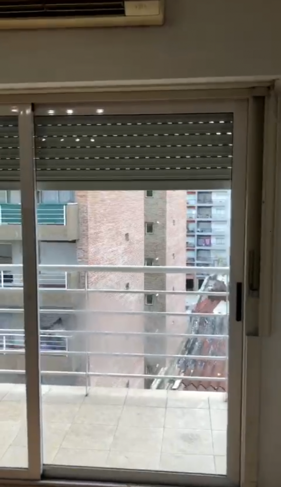 Se alquila un departamento monoambiente con balcon 