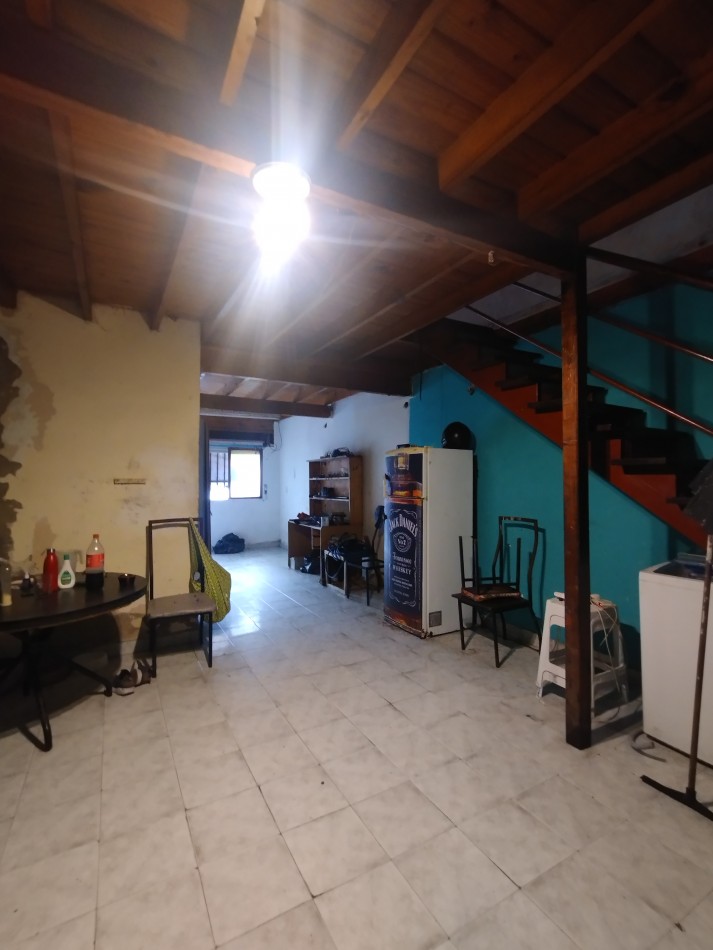 Se vende un PH de 3 ambientes a REFACCIONAR