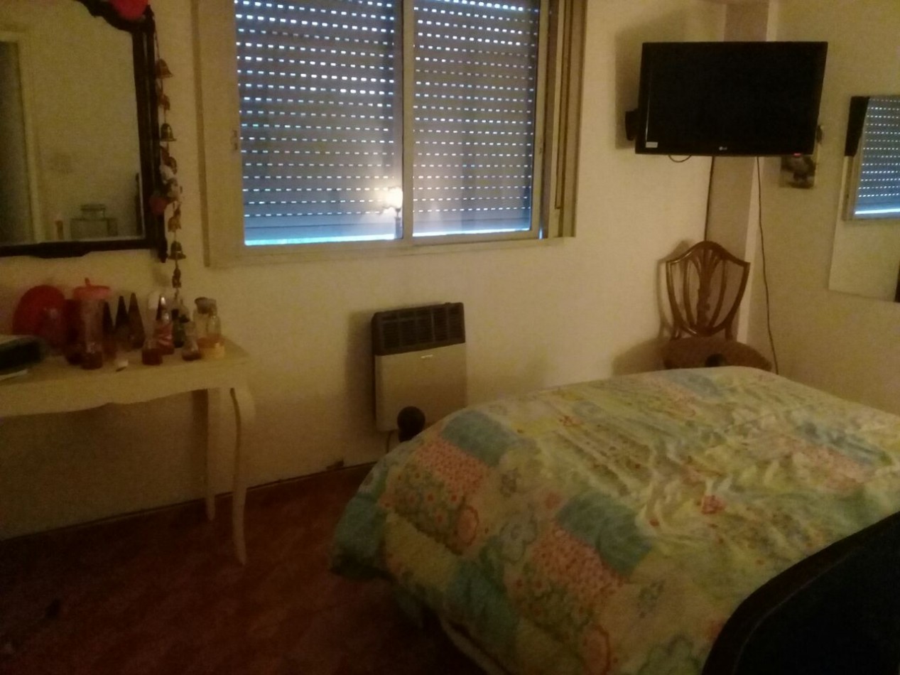 Se vende departamento de 3 ambientes al frente en SAN TELMO