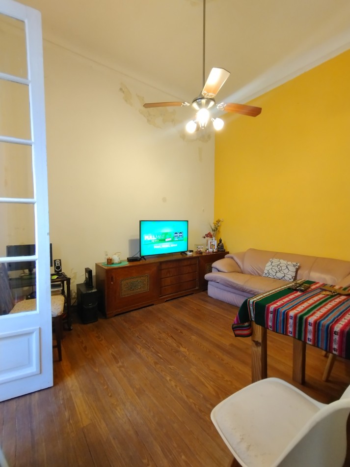 Se vende un departamento de 2 ambientes en PH - Apto Credito - Barracas