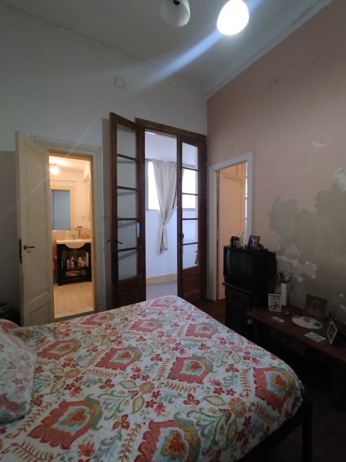Se vende un departamento de 2 ambientes en PH - Apto Credito - Barracas