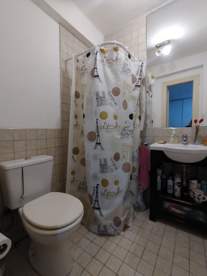 Se vende un departamento de 2 ambientes en PH - Apto Credito - Barracas