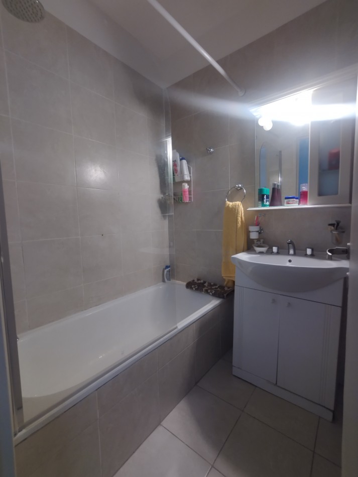 Se vende un departamento monoambiente con balcon - La boca