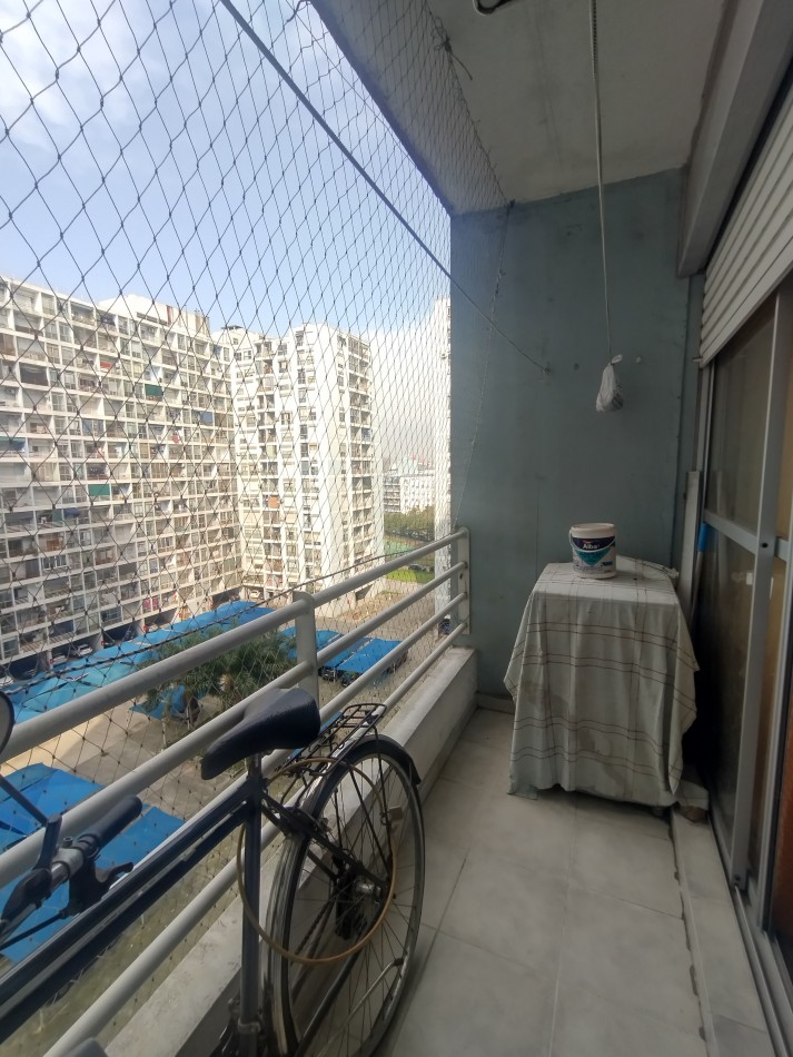 Se vende un departamento monoambiente con balcon - La boca