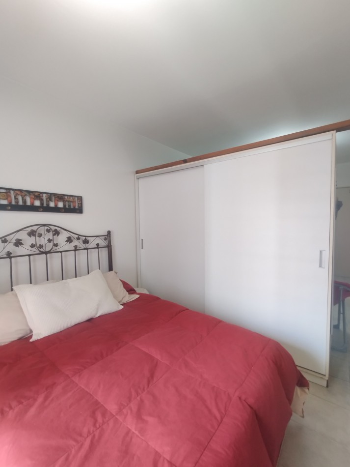 Se vende un departamento monoambiente con balcon - La boca