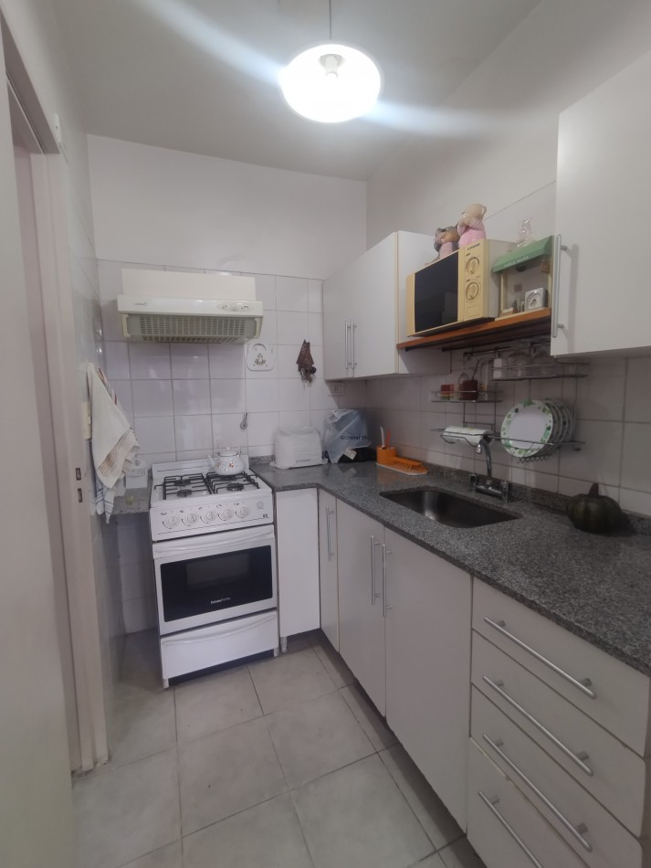 Se vende un departamento monoambiente con balcon - La boca