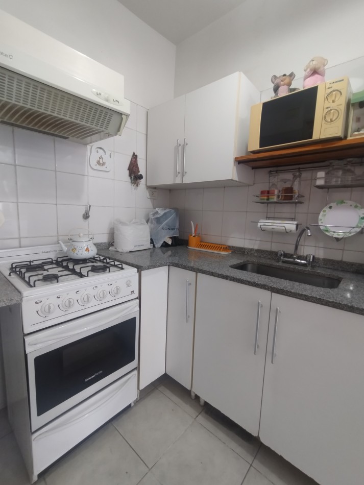 Se vende un departamento monoambiente con balcon - La boca