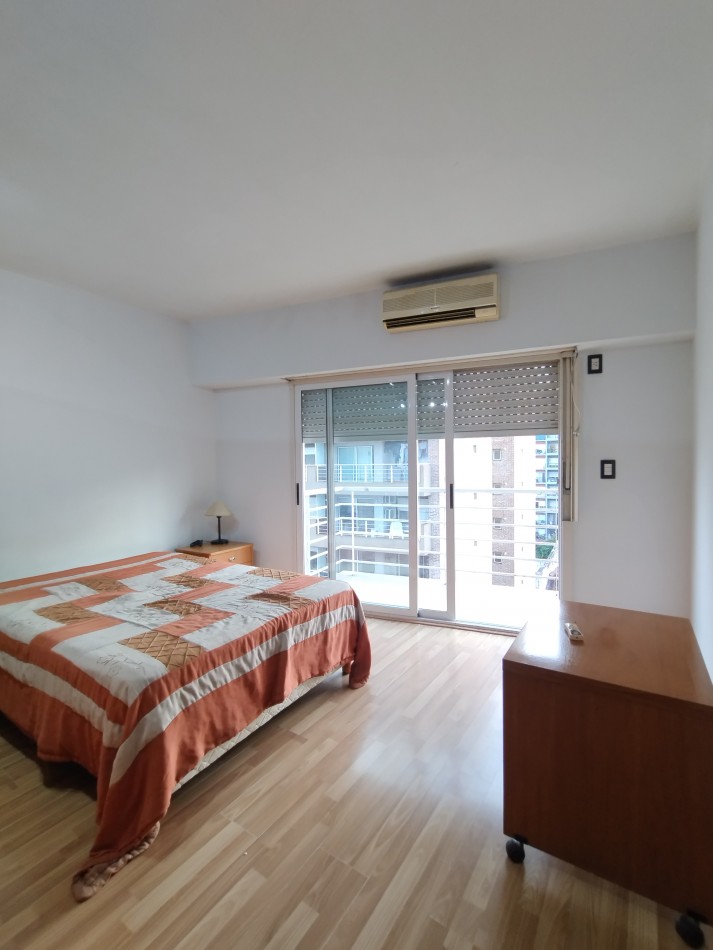 Se alquila un departamento monoambiente con balcon 