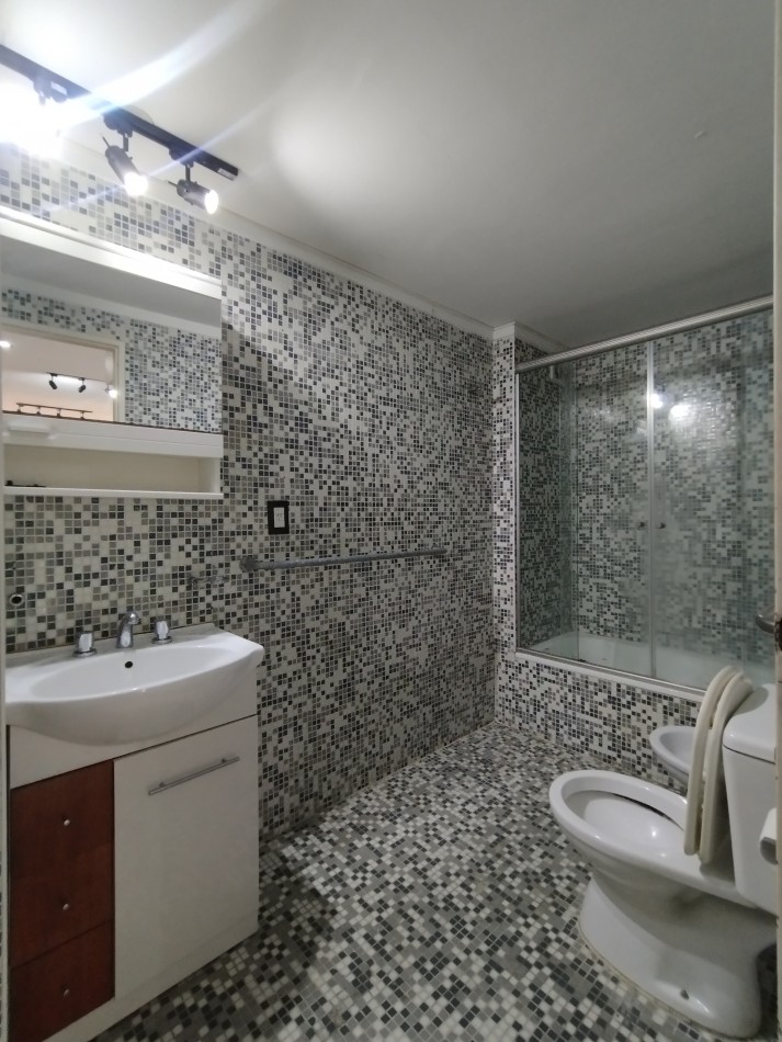 Se alquila un departamento monoambiente con balcon 