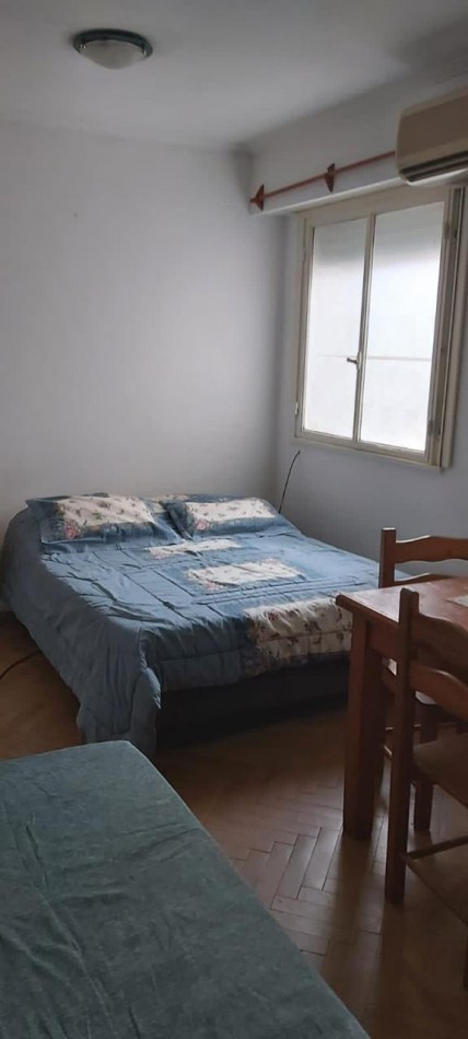 Se alquila temporal un departamento monoambiente