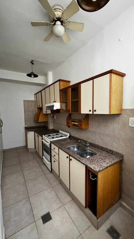 Se vende un departamento de 4 ambientes luminoso - Almagro