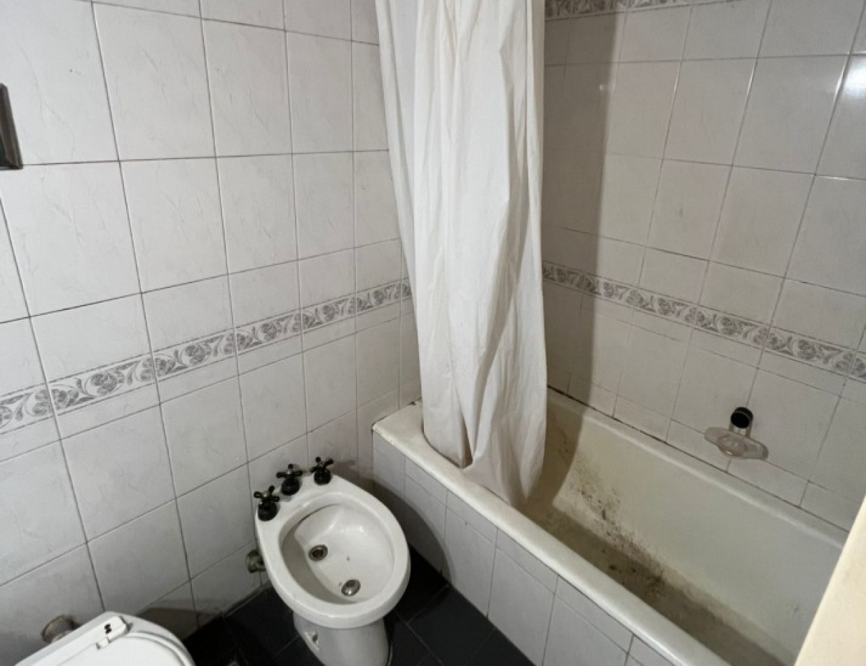 Se vende un departamento monoambiente - Microcentro