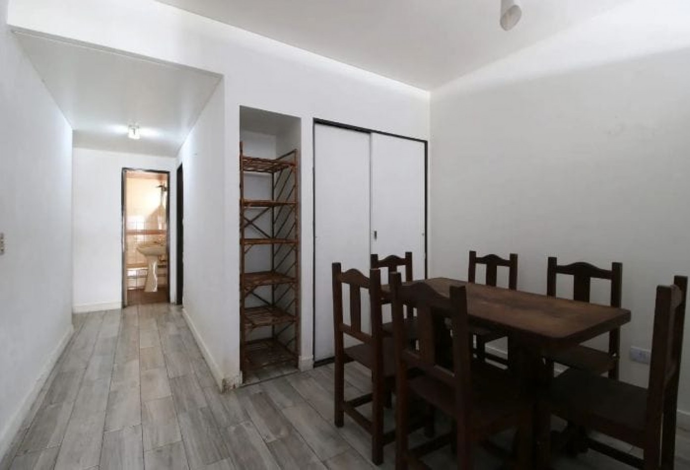 Se vende un departamento amplio con divisor - Balvanera