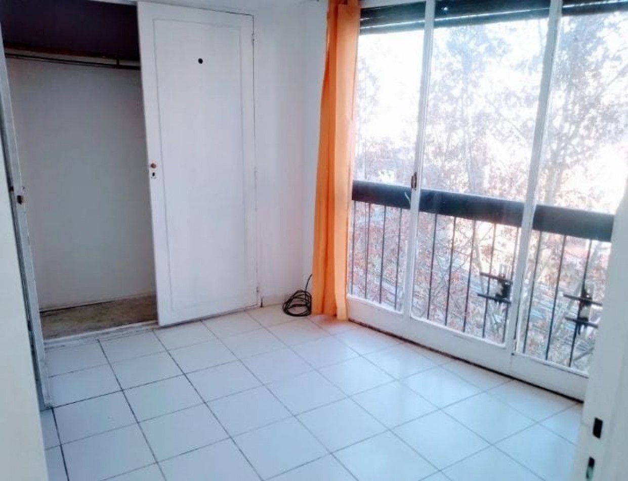 Se vende un departamento de 2 ambientes al frente luminoso APTO CREDITO - Almagro