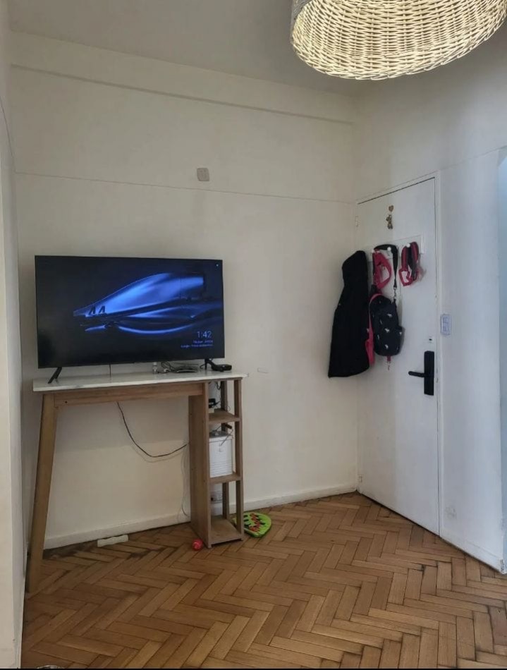 Se vende un departamento de 2 ambientes al frente - Balvanera