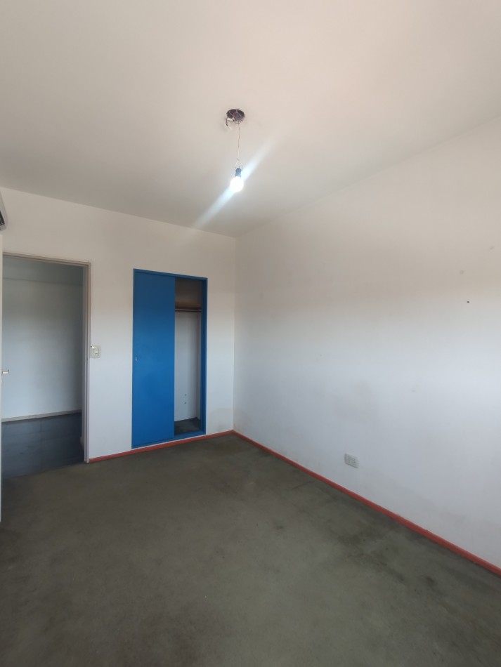 Se vende un departamento de 3 ambientes luminoso con balcon