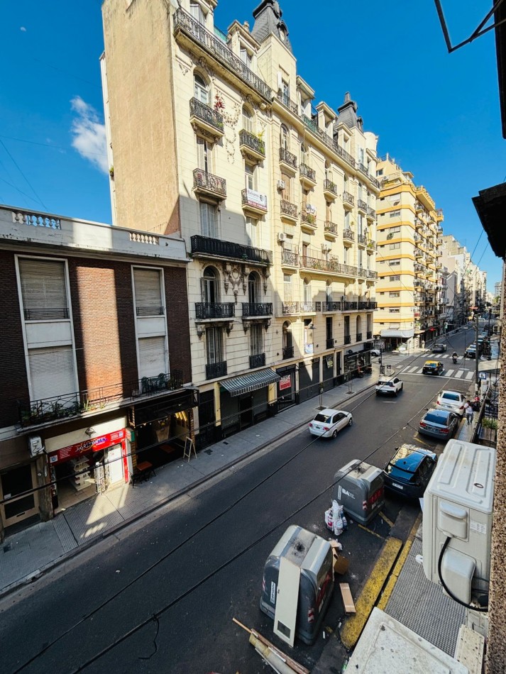 Se vende un departamento de 3 ambientes al frente - Congreso